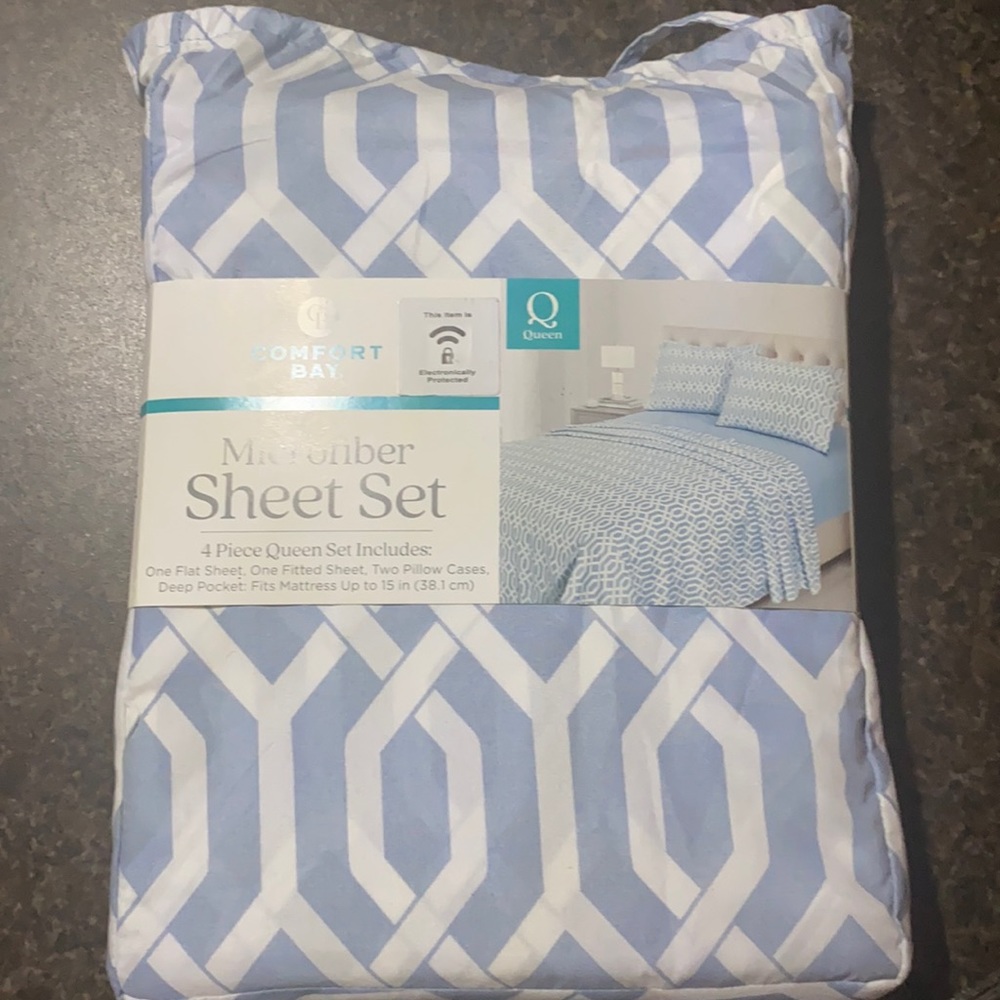 Comfort Bay Queen Sheet Set. 100% Polyester. Luxuriously Soft. (Las)